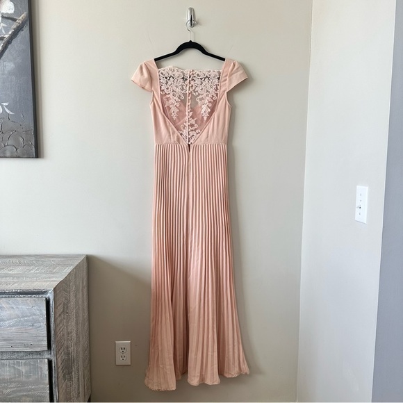 ASOS WEDDING Lace Back Pleated Maxi Dress In Nude- Size:4) - Picture 3 of 14
